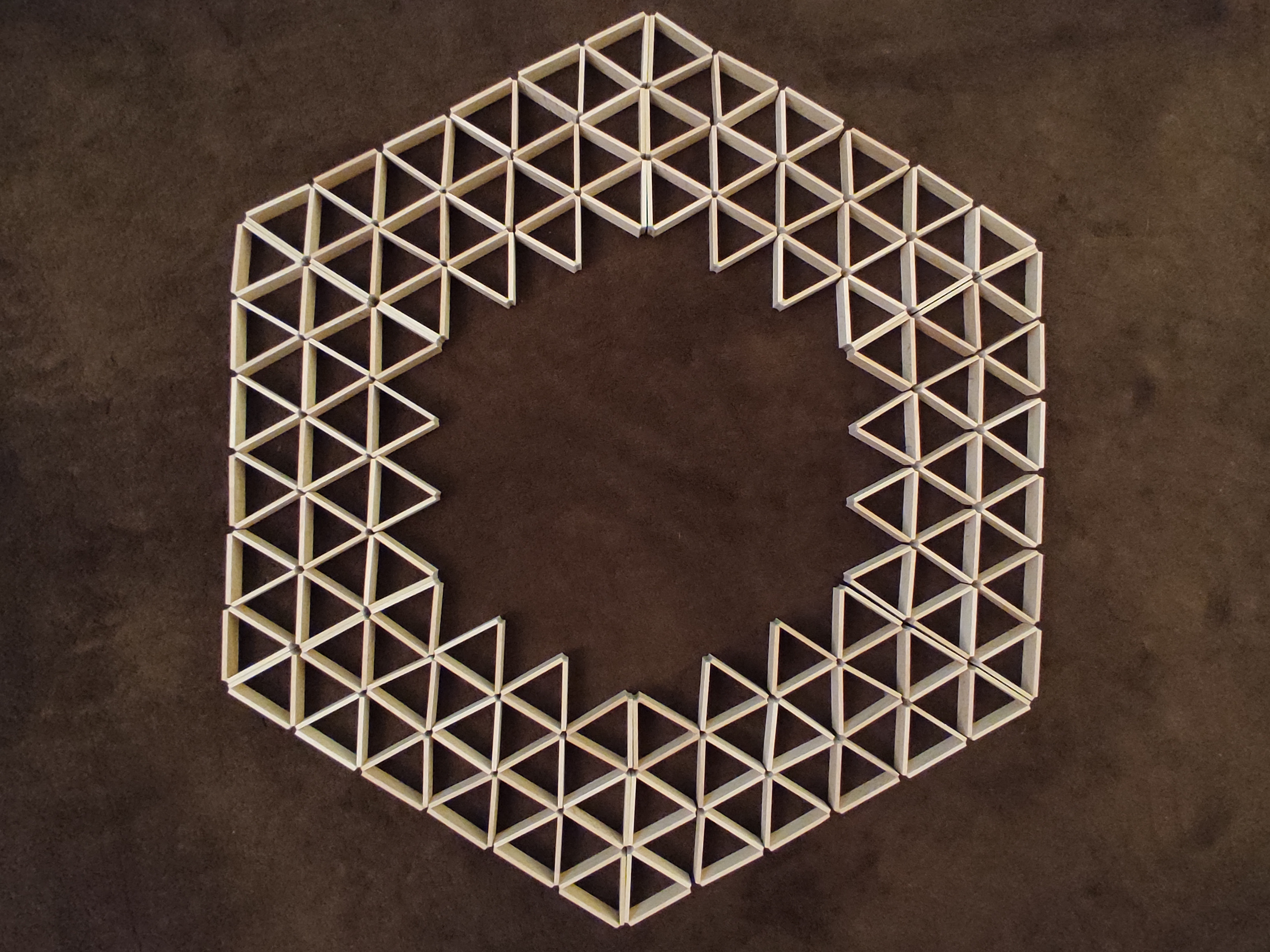 004d. Hexagon, zvýraznění tělesových úhlopříček krychle.