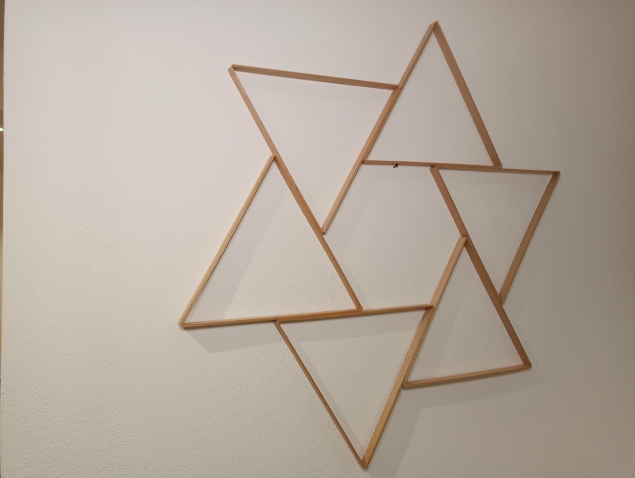 016.
